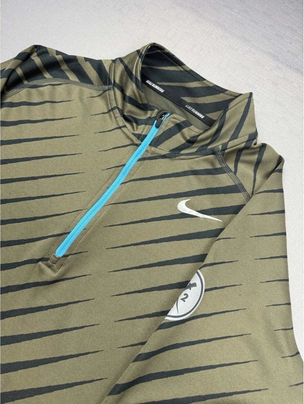 Nike Running Dri-FIT 1/2 Zip Pullover Men’s Medium Olive Green Reflective Top